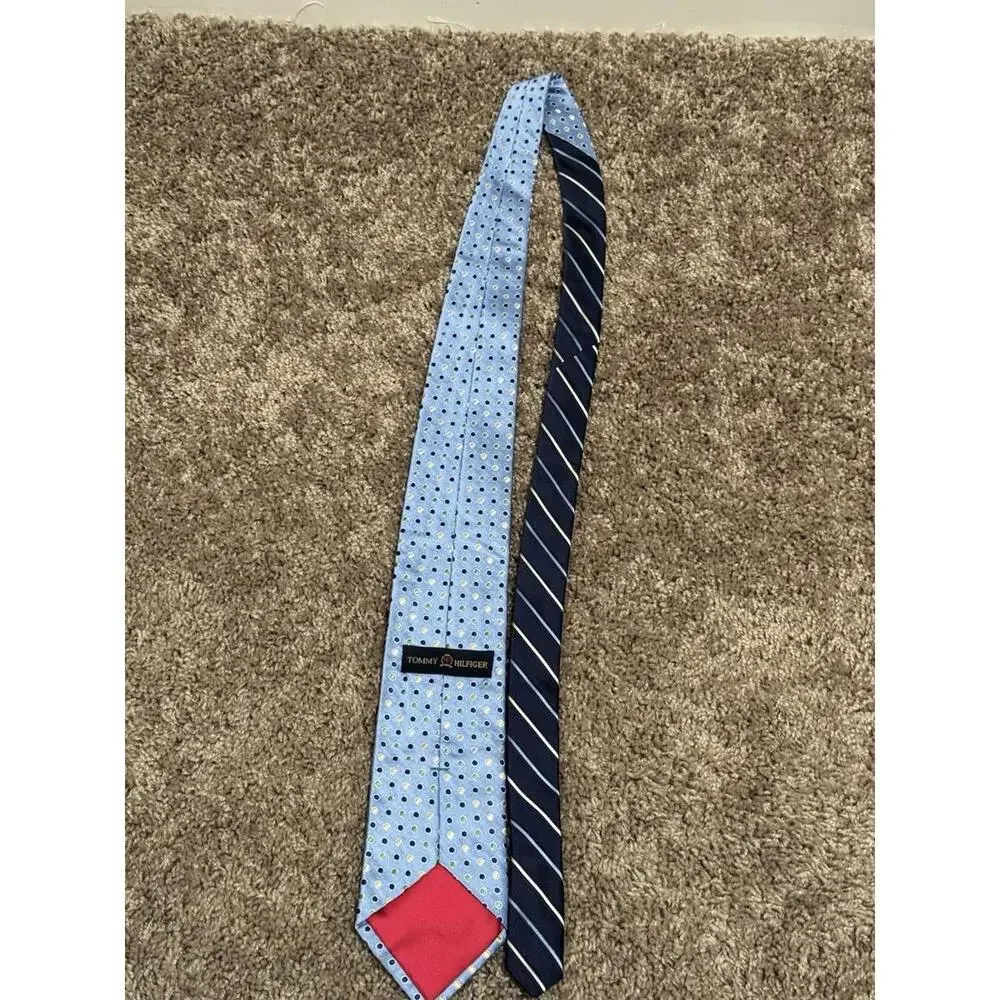 Tommy Hilfiger‎ 100% Silk Designer Neck Tie – Light Blue/Navy Blue Polka Dots